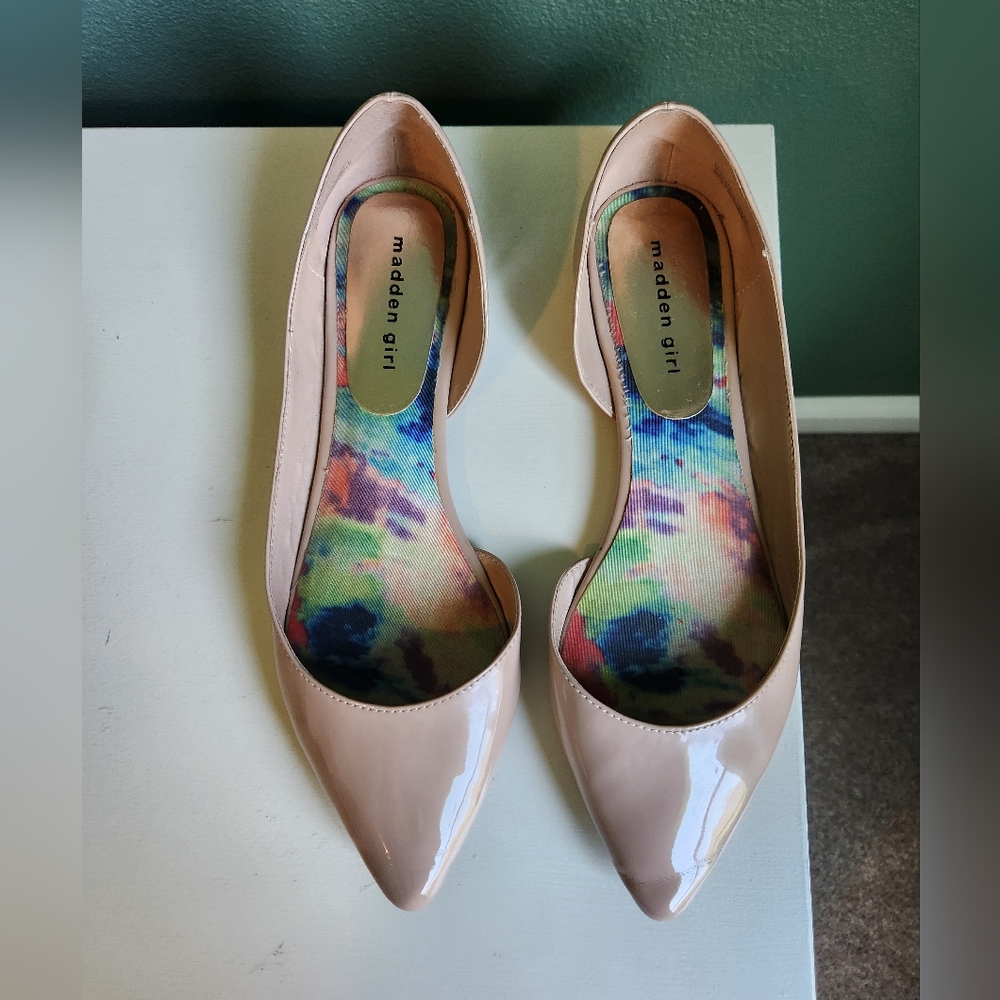 Madden Girl Tan Flats Size 11